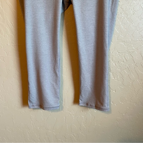 Athleta Gray Cropped Capri Yoga Athletic Training Leggings Medium - Picture 3 of 13